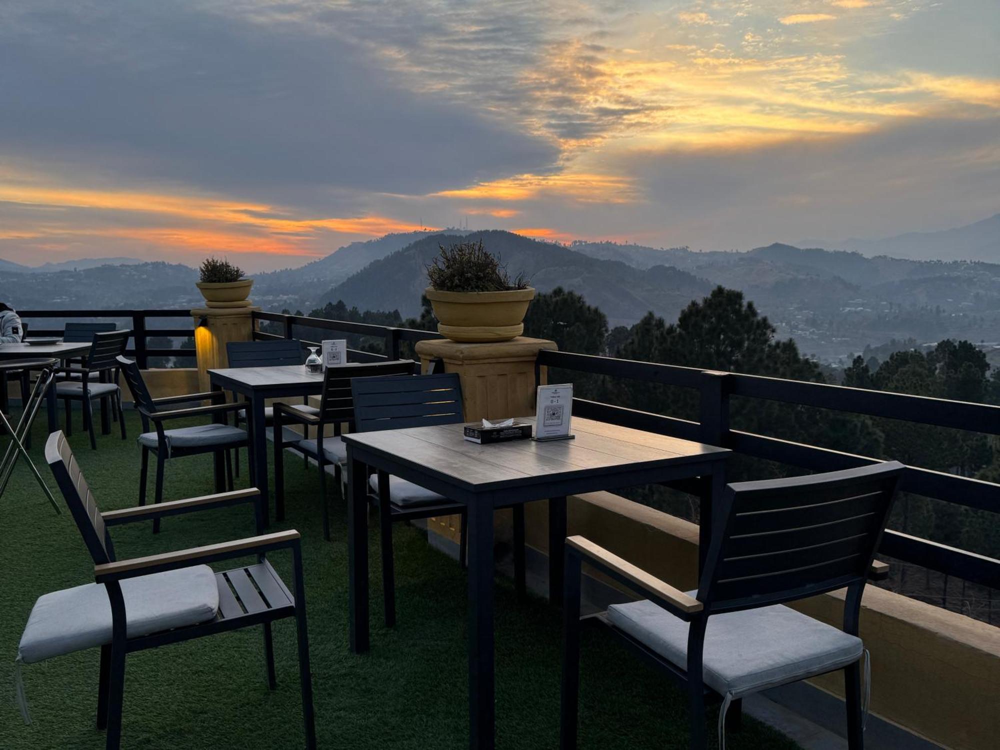 Hidden Hills Hotel & Resort Mansehra Dış mekan fotoğraf
